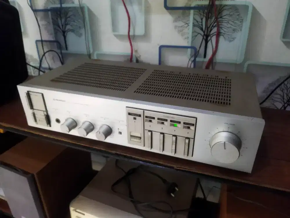 Stereo Amplifier pioneer A20