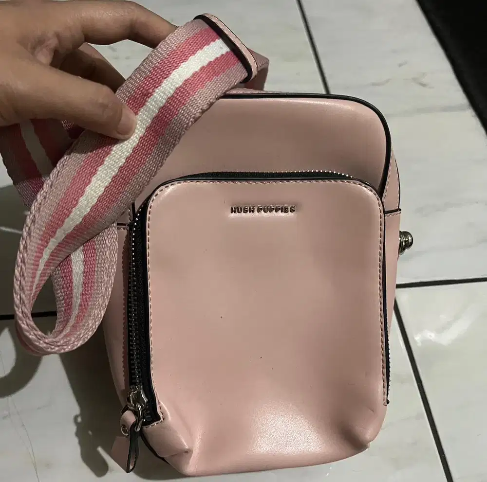Tas hush puppies tidak pernah dipakai dari awal beli