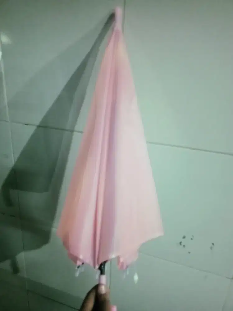 Payung bekas pink