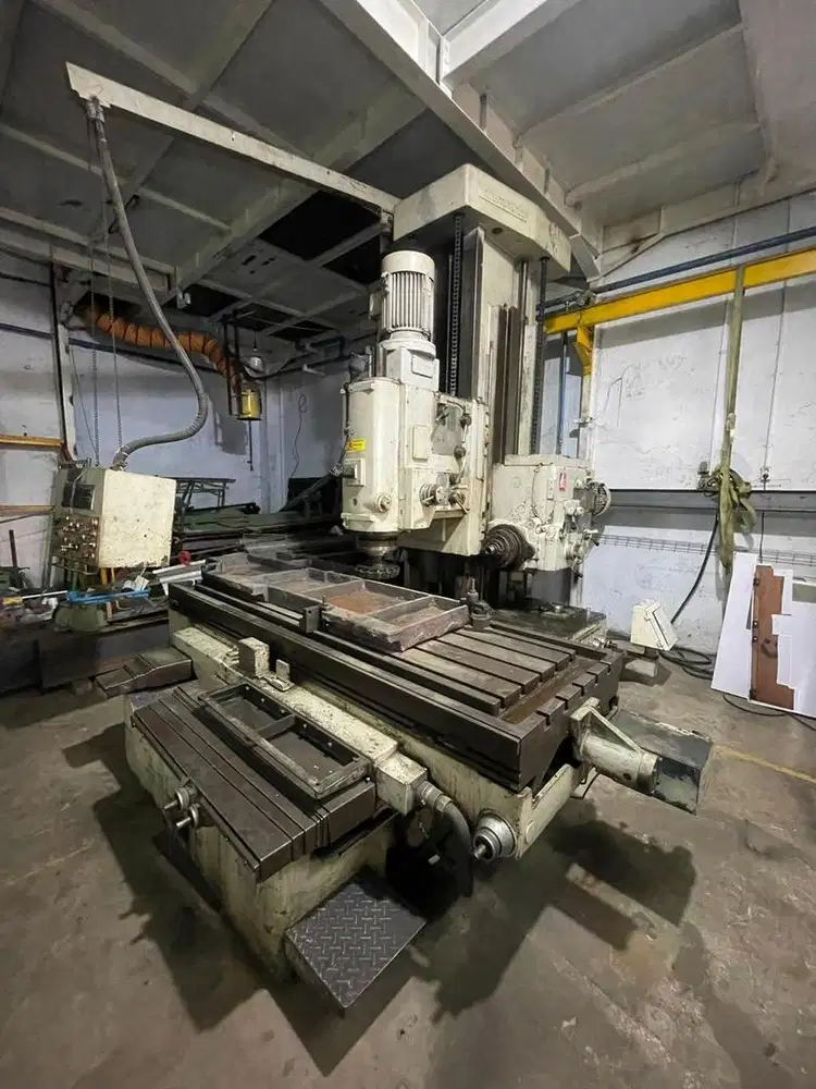 Mesin Milling friss kuraki dobel head