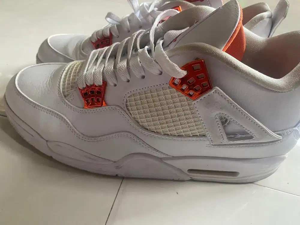 Air Jordan Retro 4