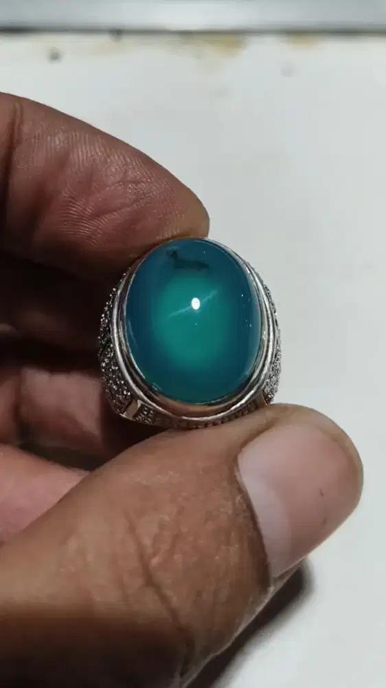 Batu BACAN DOKO KRISTAL BIRU METALIK NATURAL