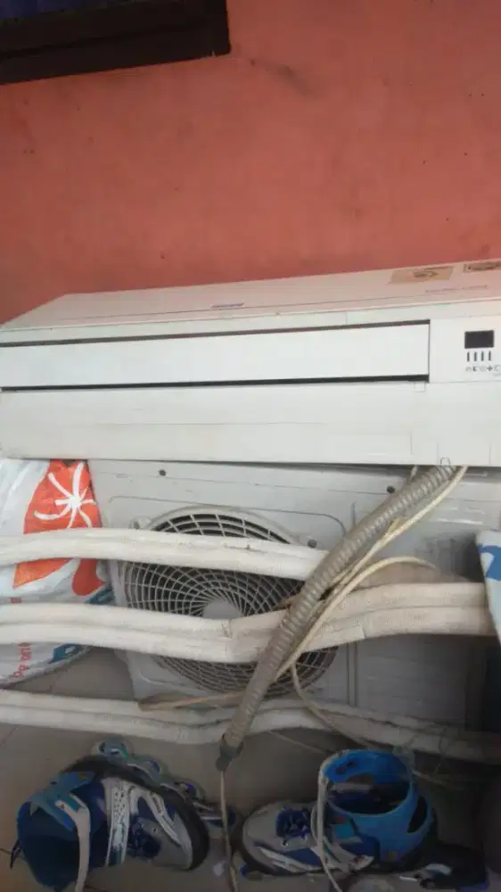 Cuci AC bongkar pasang AC isi freon AC mesin cuci kulkas dispenser dll