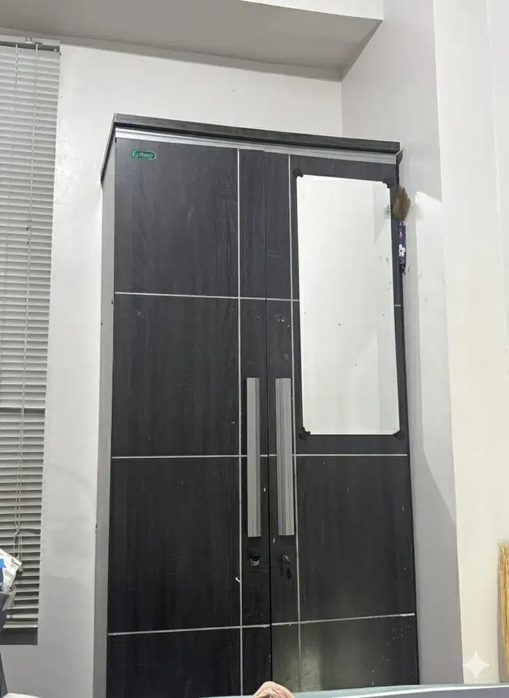Lemari Pakaian 2 Pintu Cermin Second - Minimalis