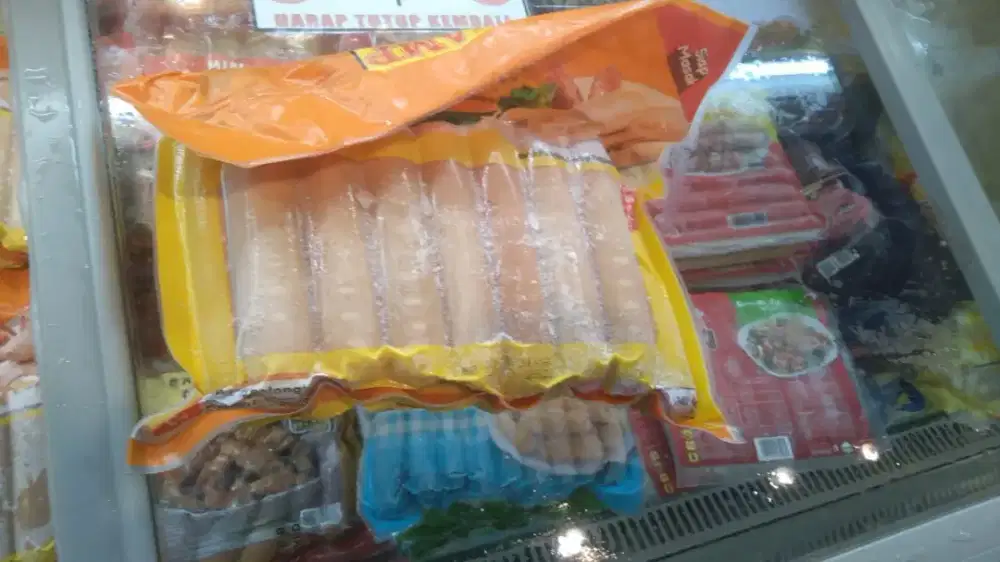 anggota kurir buat belanja sayuran dan ikan di pasar