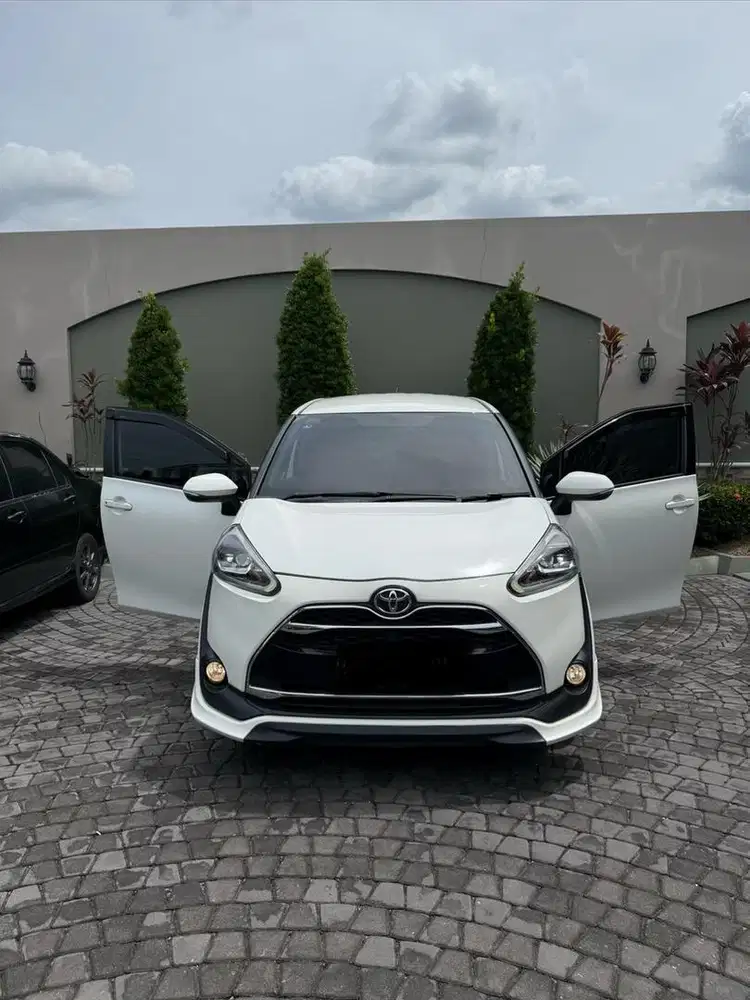 Sienta Q Putih Cantik Terawat