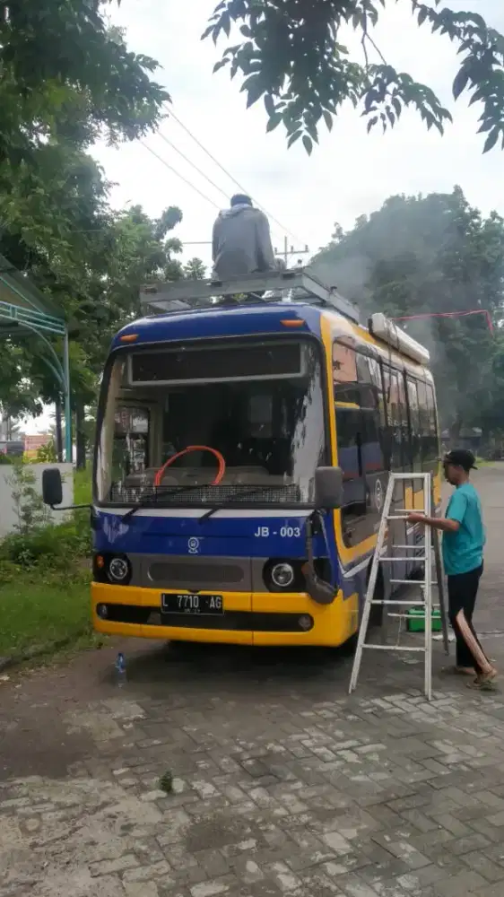 Bus campervan lengkap kamar mandi dapur