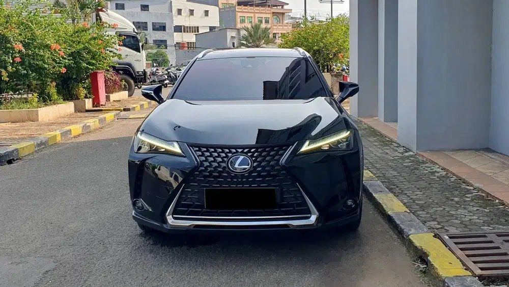 Lexus UX300E UX 300E Electric AT Hitam NIK 2022 Like New Low KM Record