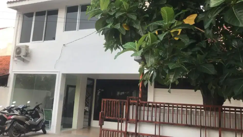 Dijual Rumah Lokasi Strategis di Cibulan Kebayoran Baru