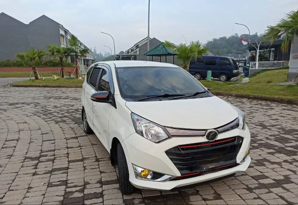 Dijual Cepat – Daihatsu Sigra R 2016 Putih (Manual) – Tangan Pertama