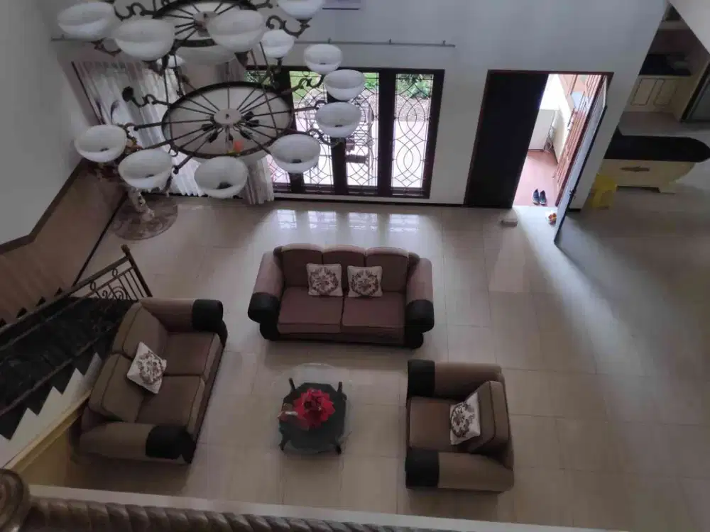 Rumah MEWAH Dian Istana Cluster Kedaton Surabaya Barat