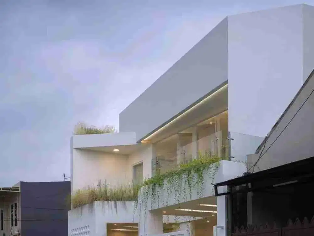 DIJUAL Rumah LUX 2,5 Lantai Simpang Darmo Permai Surabaya BARAT