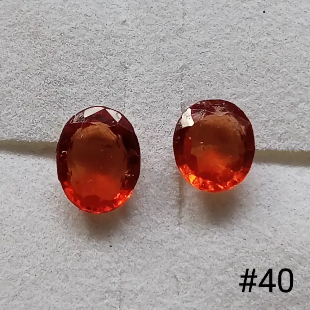 Couple batu permata natural hessonite garnet. Gem id card IGS