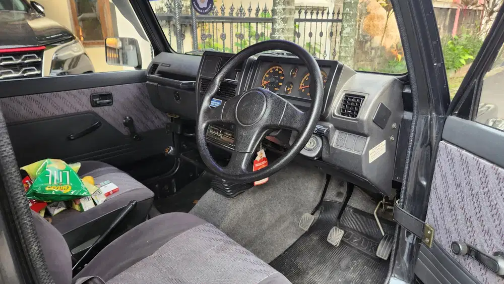 Suzuki Jimny 2000 Bensin