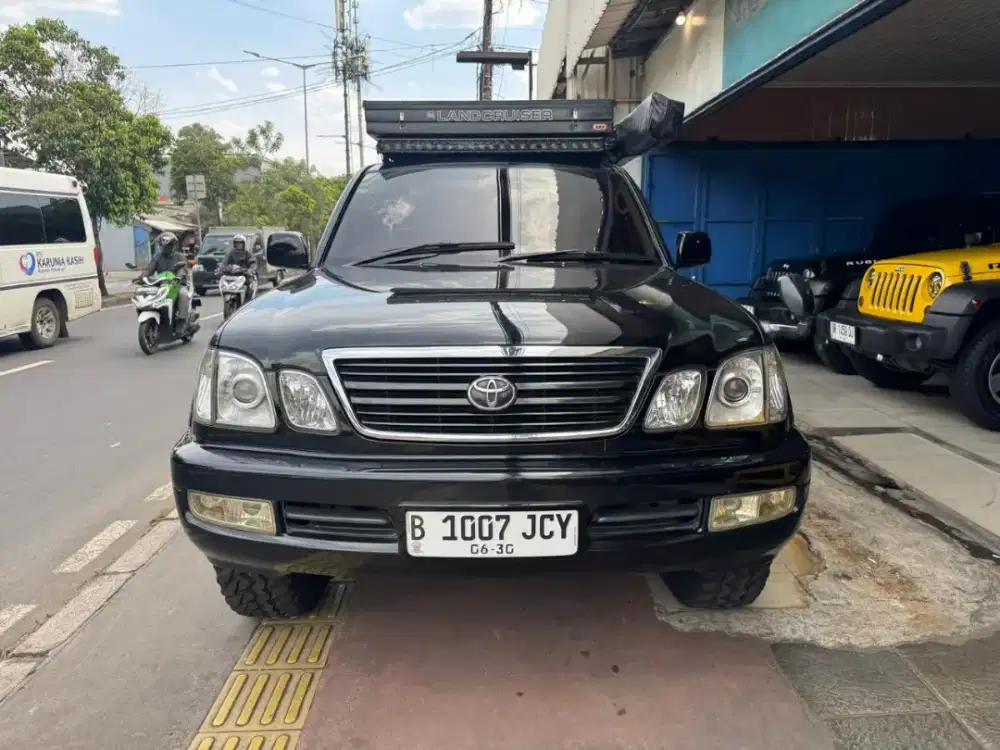Toyota landcruiser cygnus 2000 AT