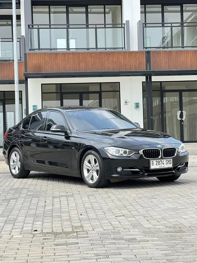 BMW 320i F30 Sport AT 2015 Pajak Panjang