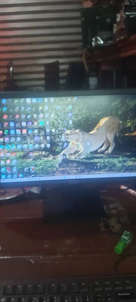 Monitor LED DELL 19 INCI WIDE E1914Hc Resolusi max 1080p  (1920x1080)