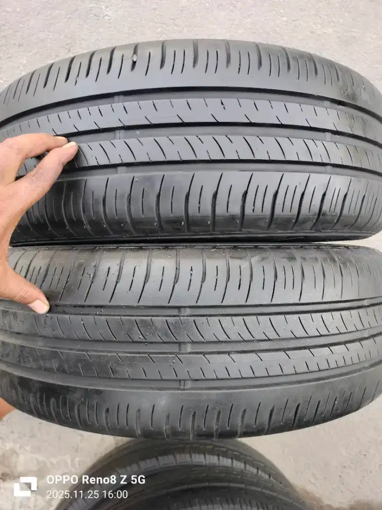 Jual ban copotan mrek Dunlop Enasave EC300 kon 90% 2pcs. 205 65 15