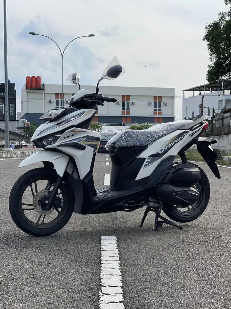Cash/Kredit Honda Vario 125 Smart Key Tahun 2023