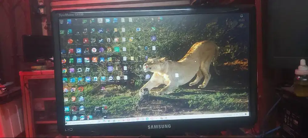 Monitor LED 19 Inci Samsung SA100 Max Resolusi 1920 x1080 (1080P)