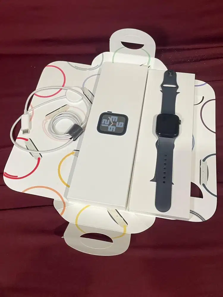 Dijual Jam Tangan Apple Watch SE GEN 2 - Midnight 40mm