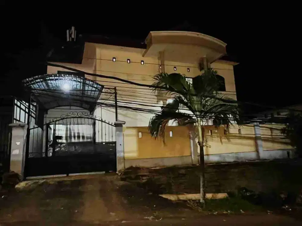 Rumah Megah 2 Lantai Dekat Living World Gatsu Timur