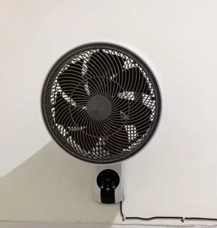 KIPAS ANGIN DINDING KRISS