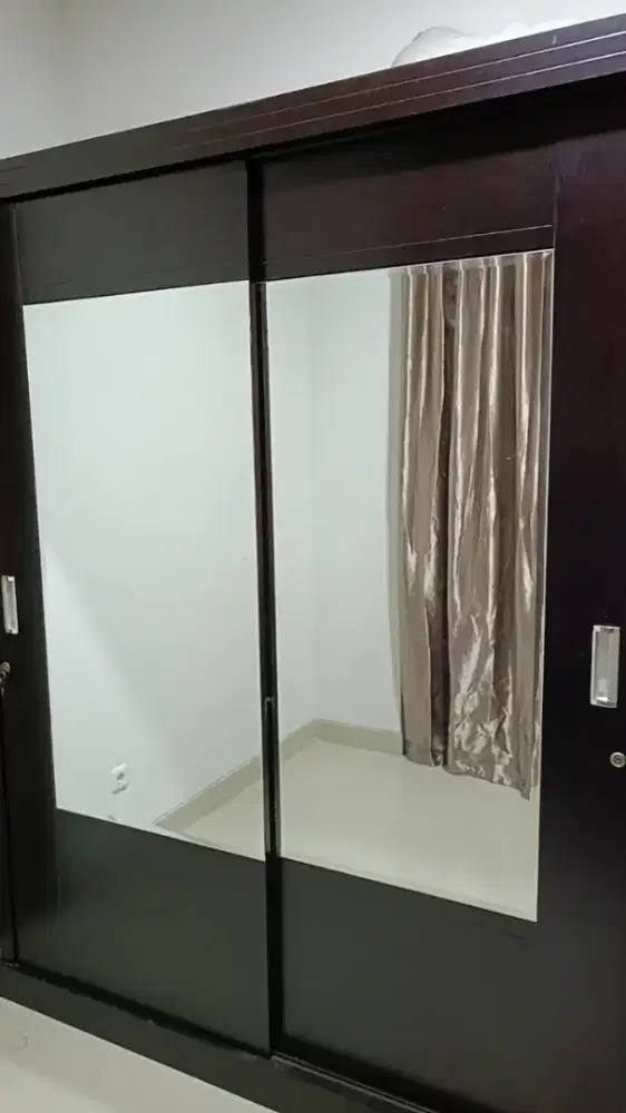 Lemari besar 3 pintu