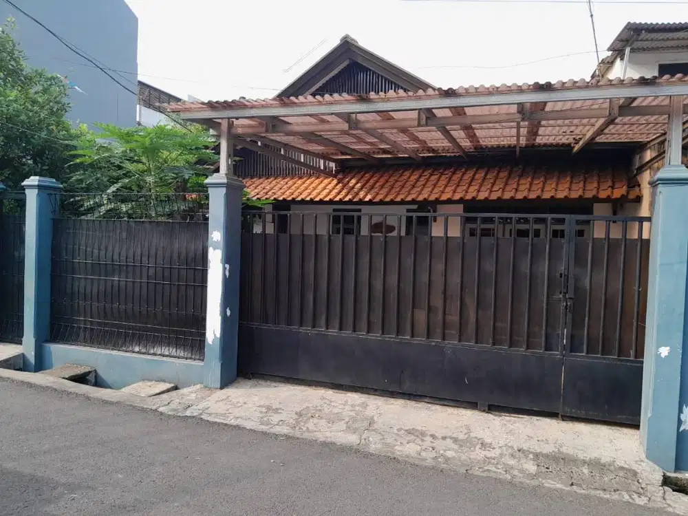 Sewa Rumah 2 Lantai Luas di Gandaria – Dekat PIM & MRT Cipete!