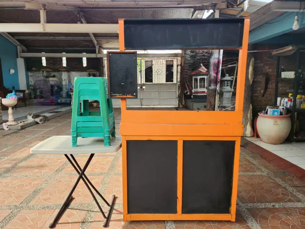 Rombong/booth minuman kayu