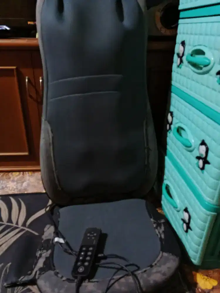 Kursi pijat dengan berbagai mode