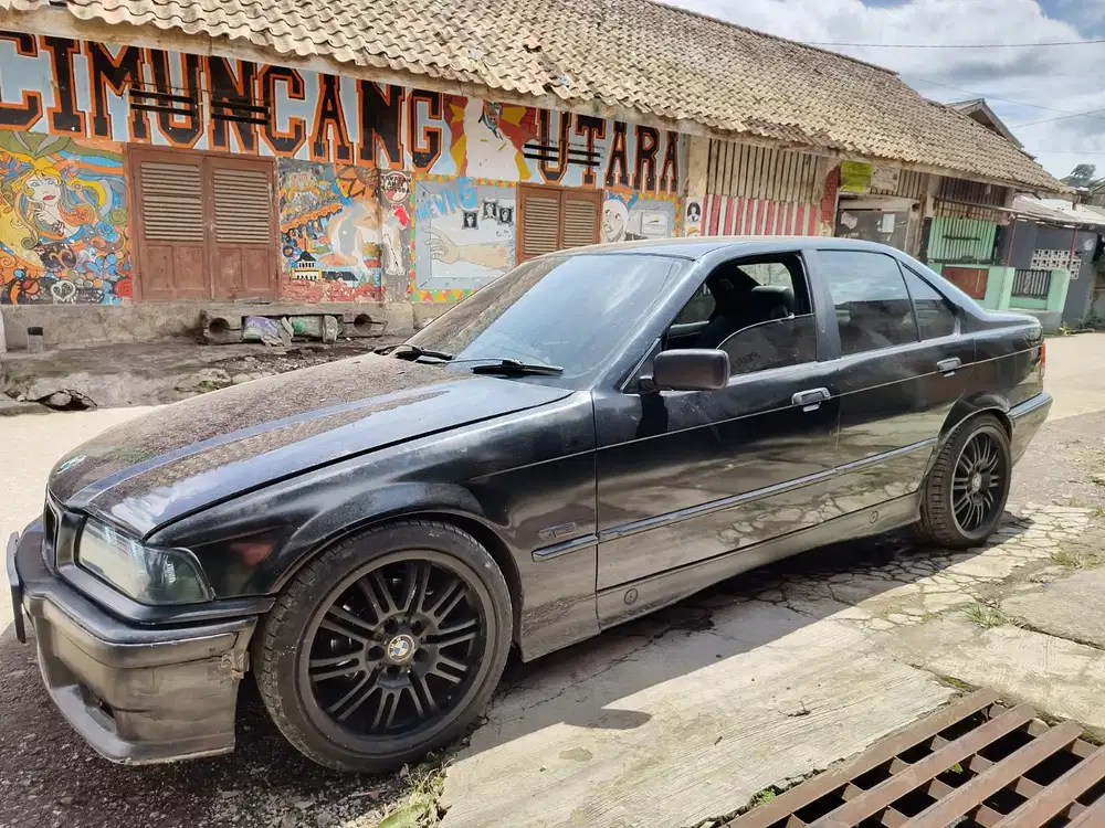 BMW 318i 1992 Bensin