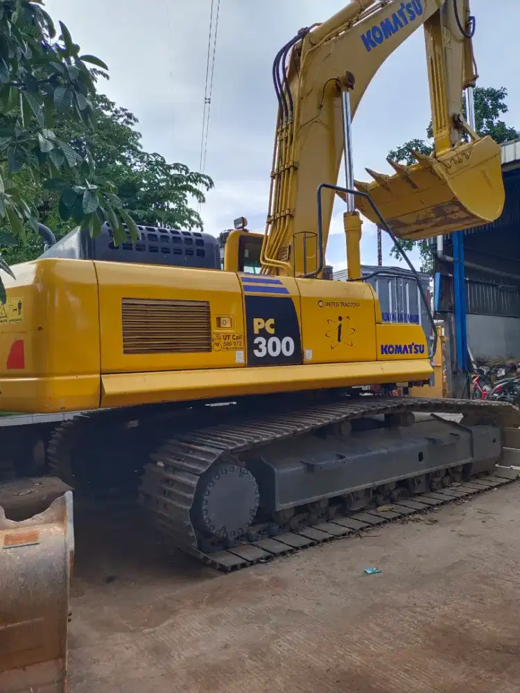 Excavator Komatsu PC300-8MO Tahun 2020