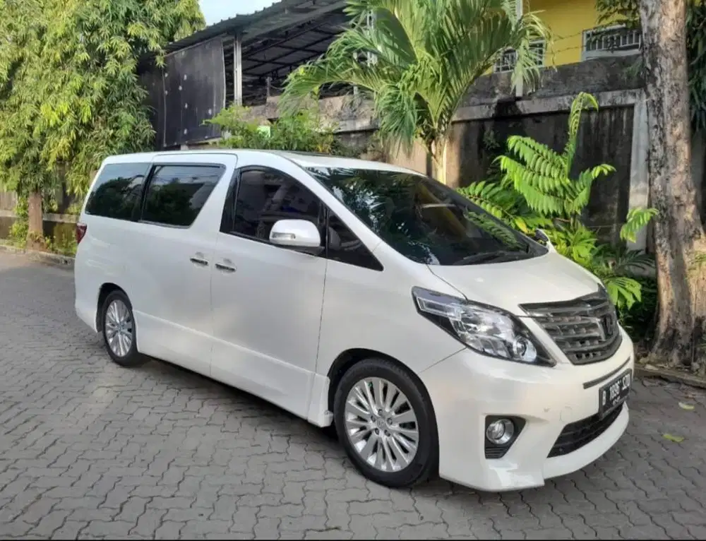 Alphard SC 2.4 White on black