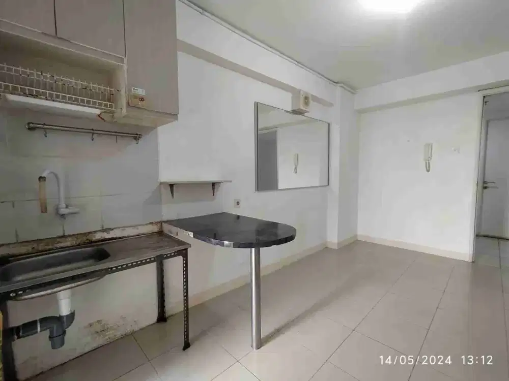 Jual 2BR Semi Furnished Apartemen Bassura City