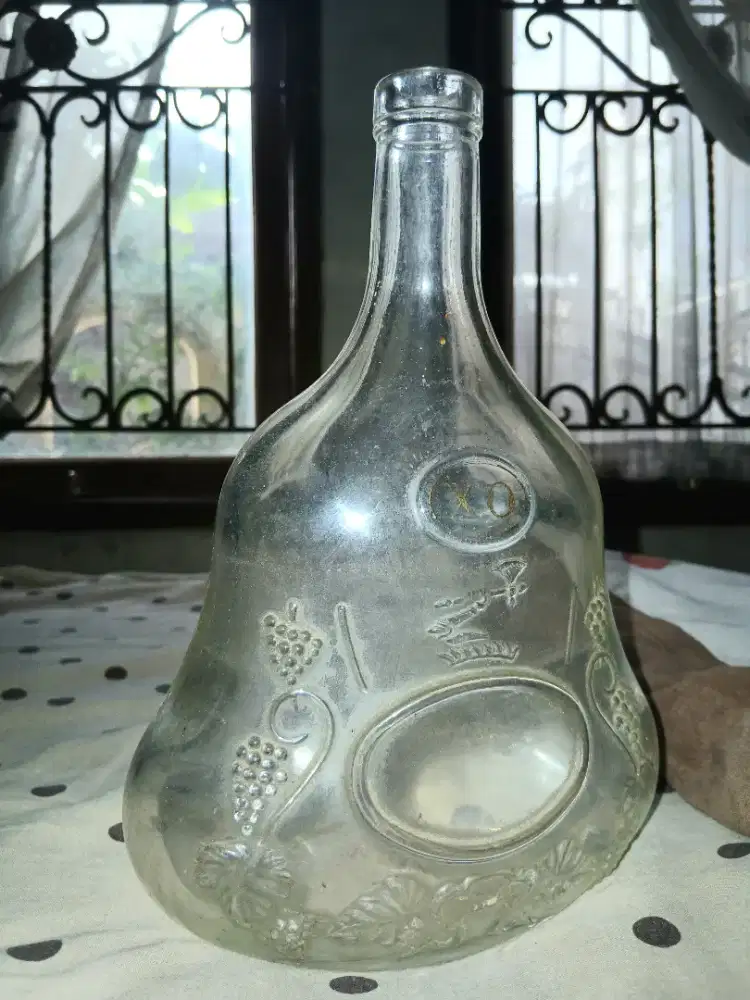 Pajangan Antik Hennessy XO Cognac