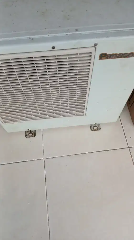 Penampungan ac bekas