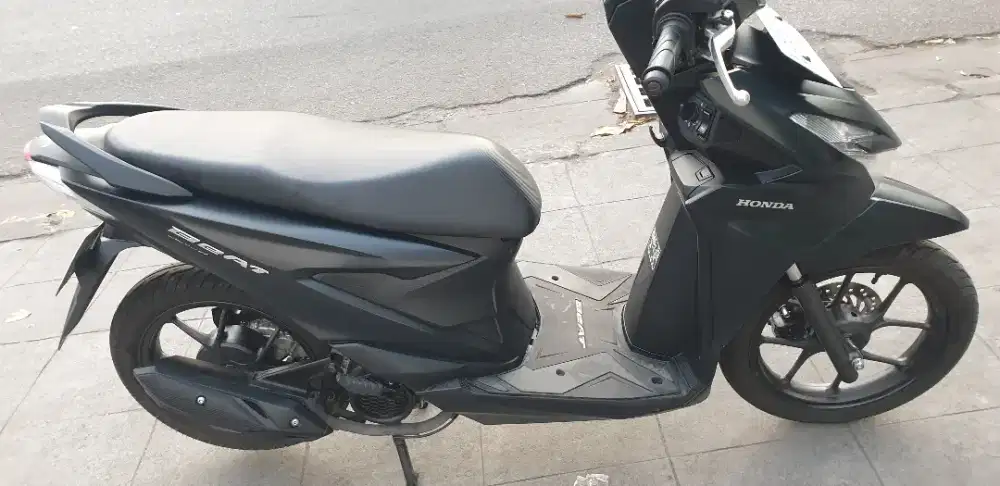 KM 700 Beat Duluxe th 2025 seperti baru pjk 04-2026