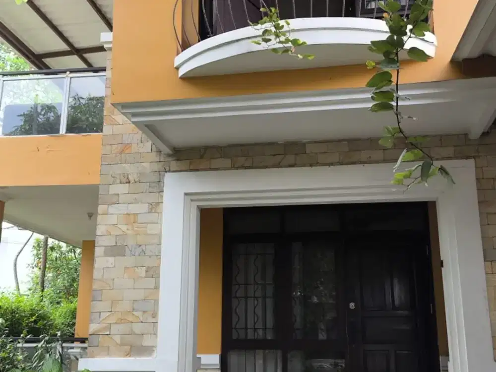 Rumah di Wangsakerta Kota Baru Parahyangan,Bandung Strategis 2 Lantai