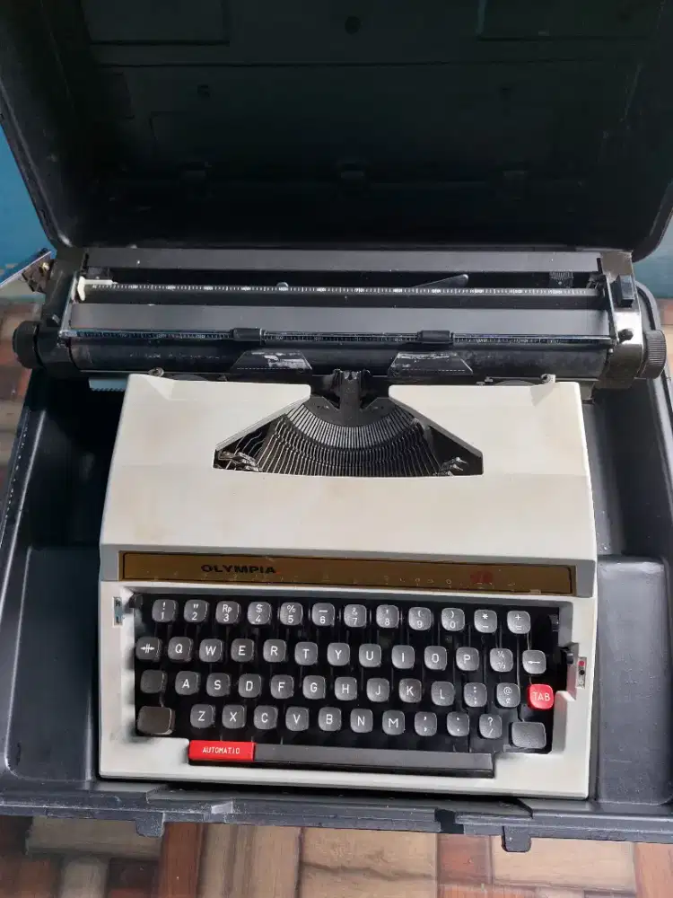Jual mesin tik kantor merk olympia