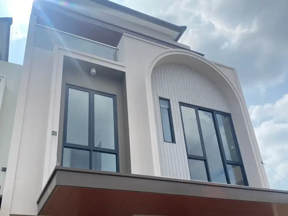 rumah lebar 10 meter area MRT,Mall & tol Lebak bulus Jakarta Selatan