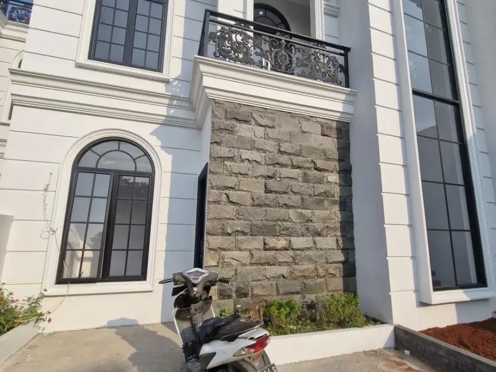 WHITE HOUSE PREMIUM 1 Man FREE BIAYA AKSES 2 MOBIL DEKAT TOL CIBUBUR