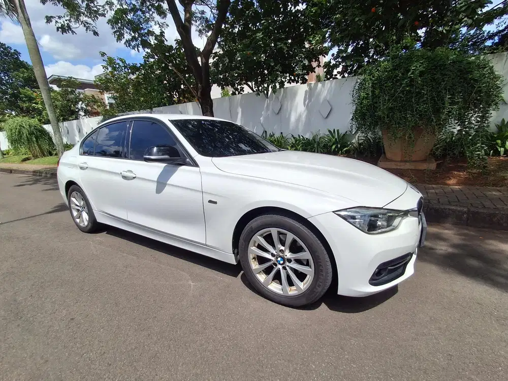 (Cash) BMW 320i F30 Thn 2016
