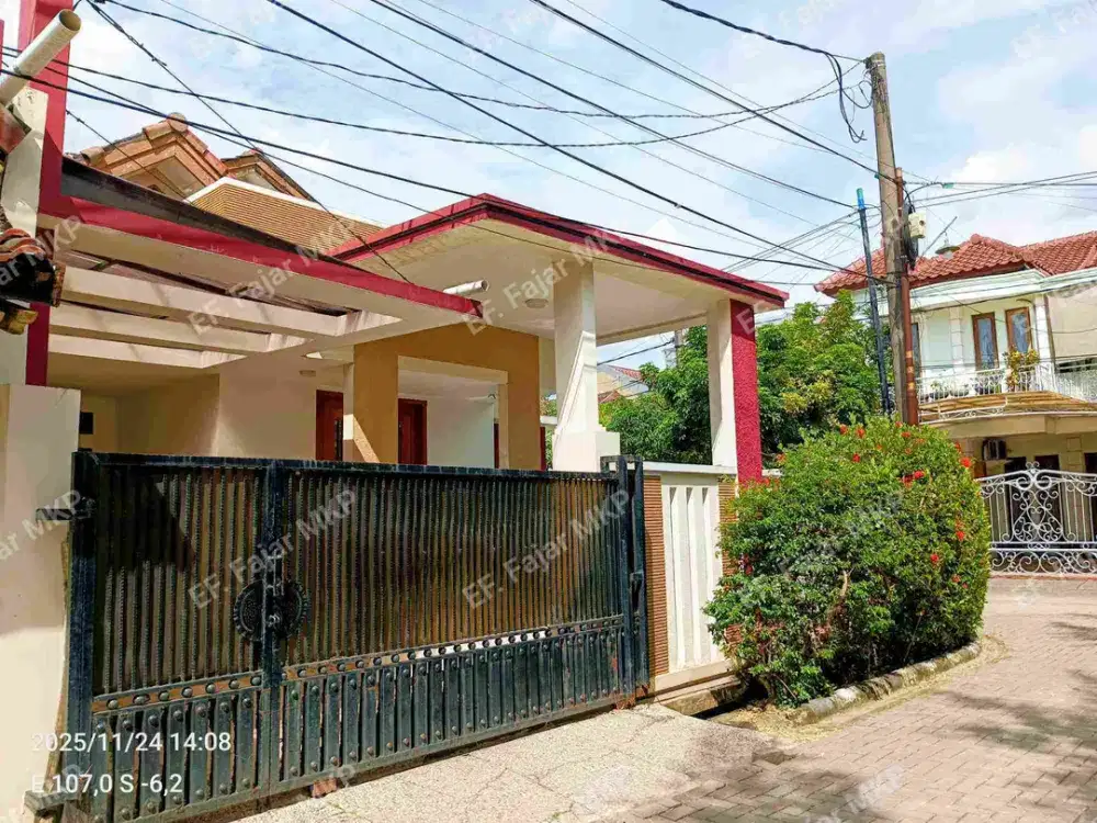 Hoek cakep siap huni- griya Bintara indah