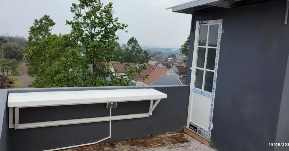 Kusen aluminium pintu jendela dan kaca