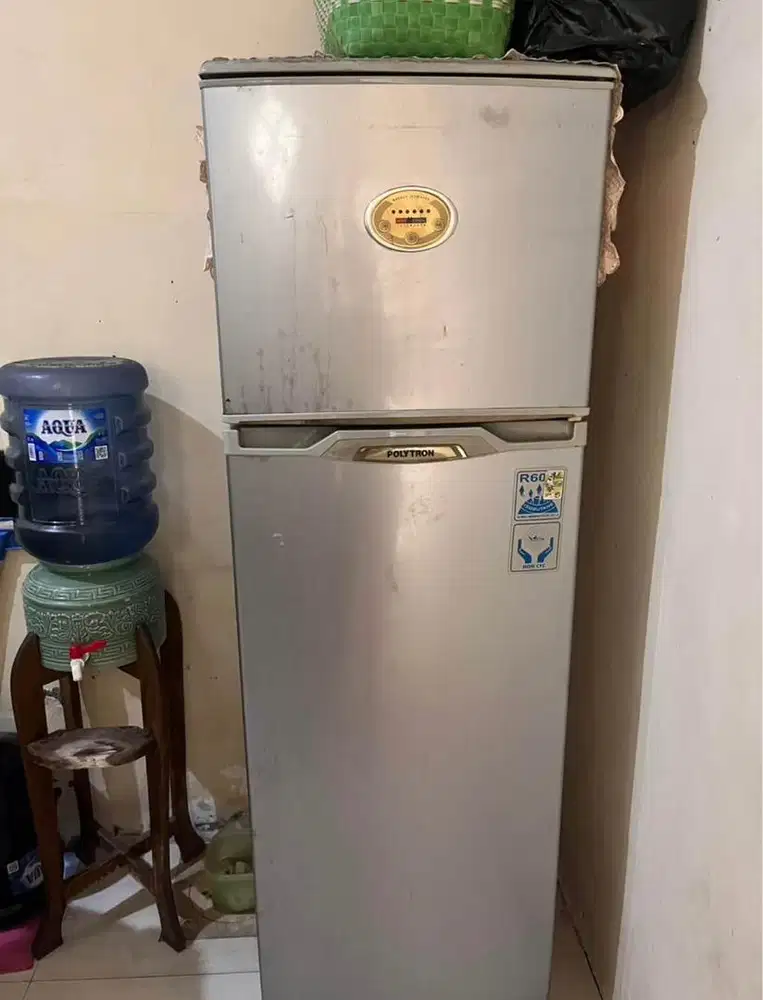 Kulkas 2 pintu polytron