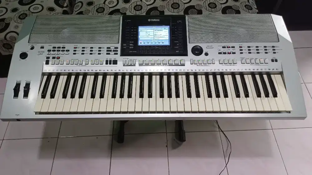 Keyboard yamaha psr s900 second