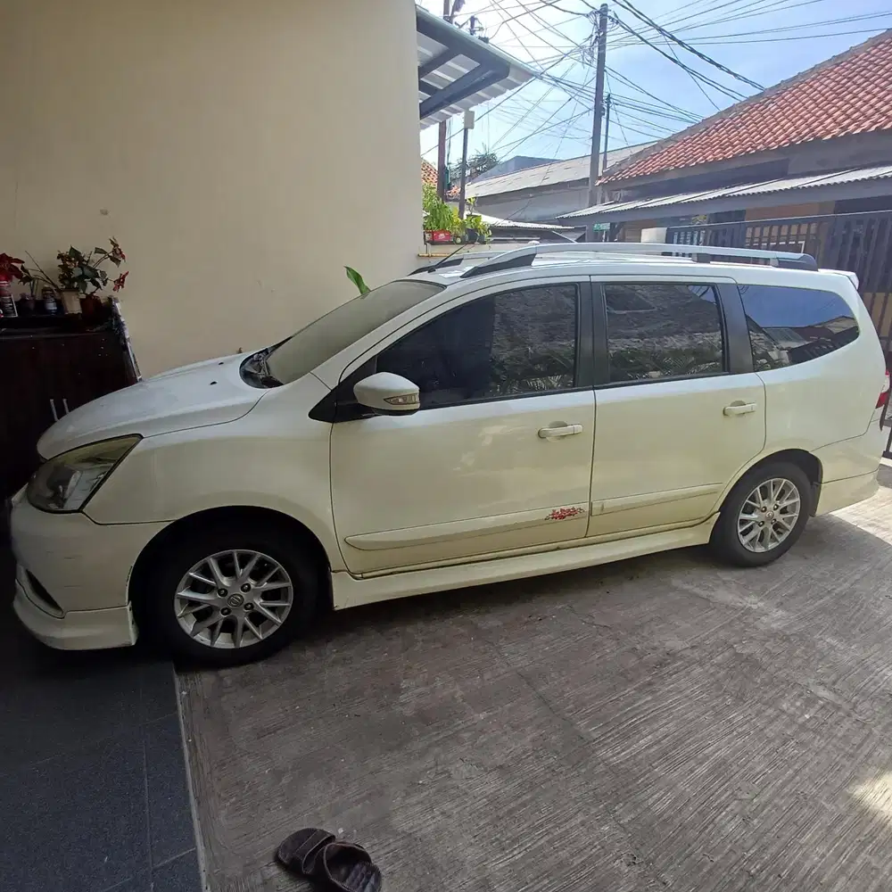 Nissan Grand livina 2014 Bensin