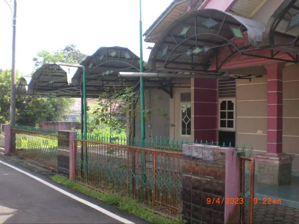 Rumah Besar Tanah Luas