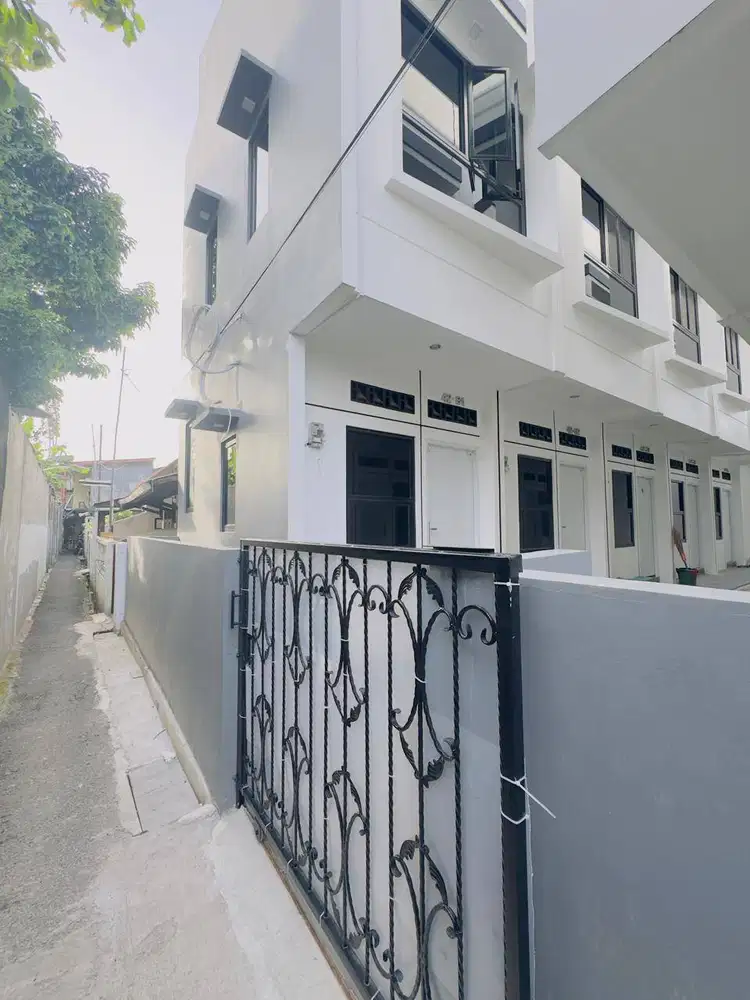 Dikontrakan Rumah Baru 2 Lantai Kayu Manis V Lama